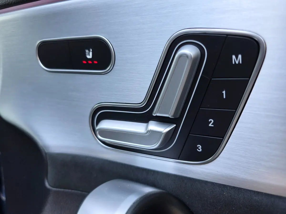 NAP !! / PANO / SFEER / BURMESTER / KEYLESS / CARPLAY / CAMERA / MEMORY / ALCANTARA / FLIPPERS / 19 INCH !