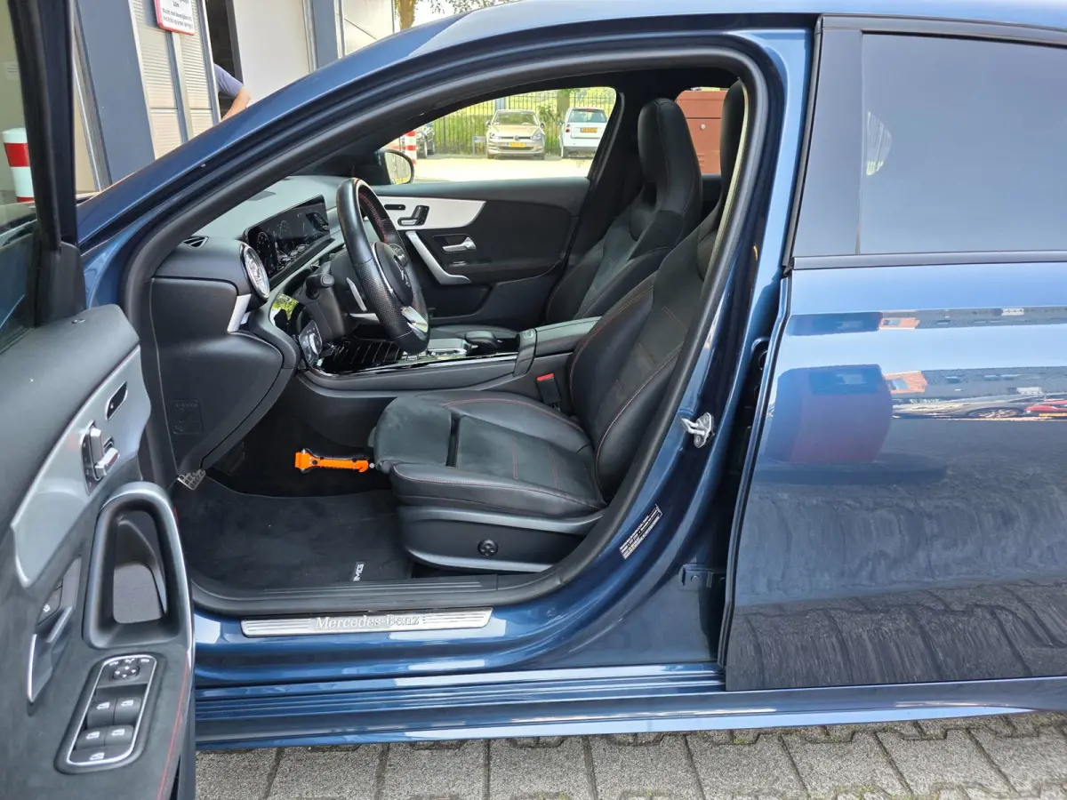 NAP !! / PANO / SFEER / BURMESTER / KEYLESS / CARPLAY / CAMERA / MEMORY / ALCANTARA / FLIPPERS / 19 INCH !