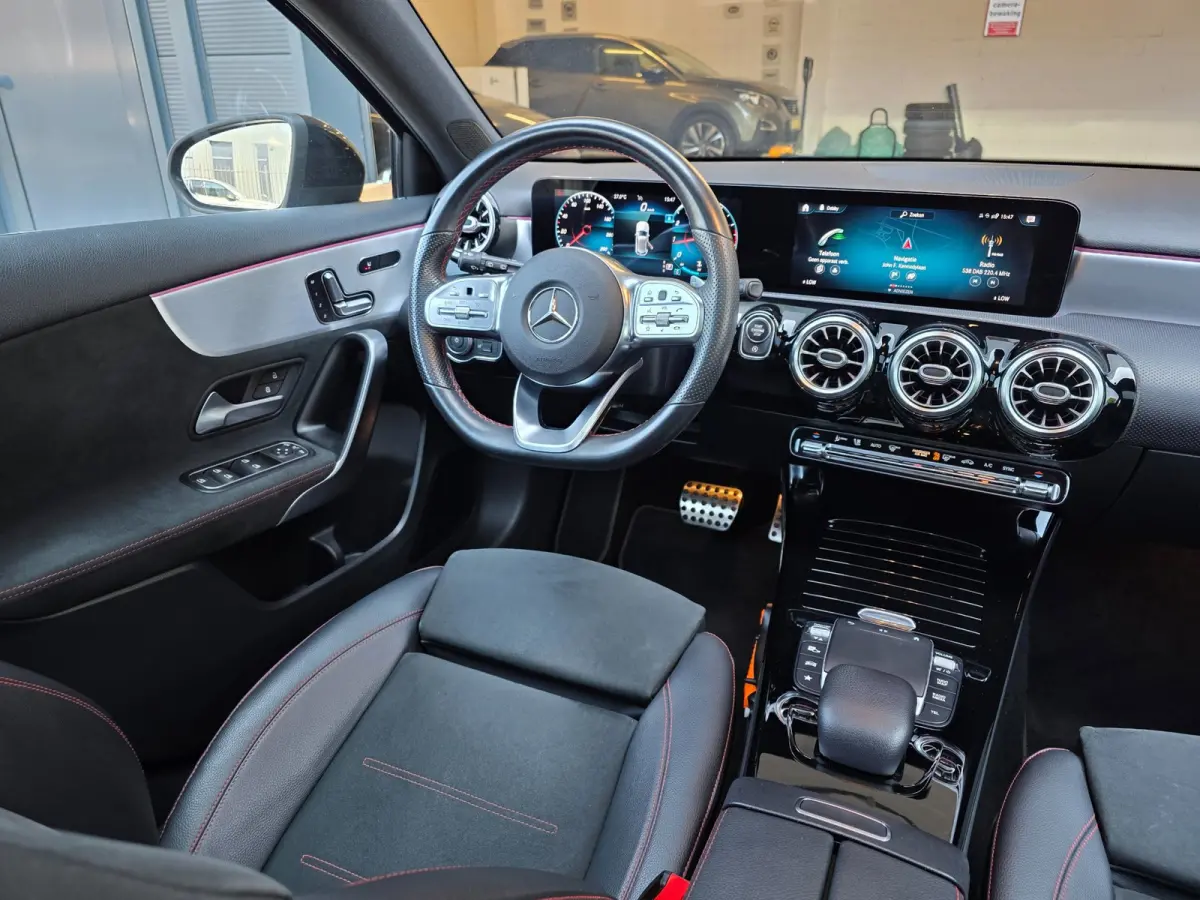 NAP !! / PANO / SFEER / BURMESTER / KEYLESS / CARPLAY / CAMERA / MEMORY / ALCANTARA / FLIPPERS / 19 INCH !