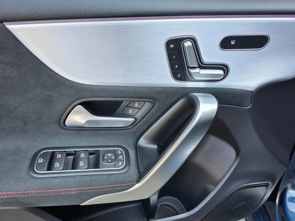 NAP !! / PANO / SFEER / BURMESTER / KEYLESS / CARPLAY / CAMERA / MEMORY / ALCANTARA / FLIPPERS / 19 INCH !