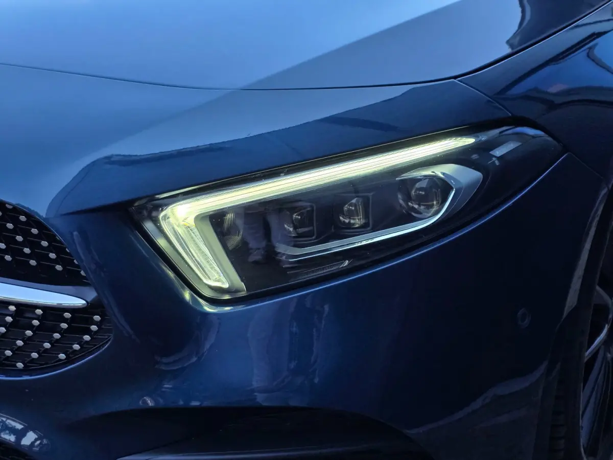 NAP !! / PANO / SFEER / BURMESTER / KEYLESS / CARPLAY / CAMERA / MEMORY / ALCANTARA / FLIPPERS / 19 INCH !
