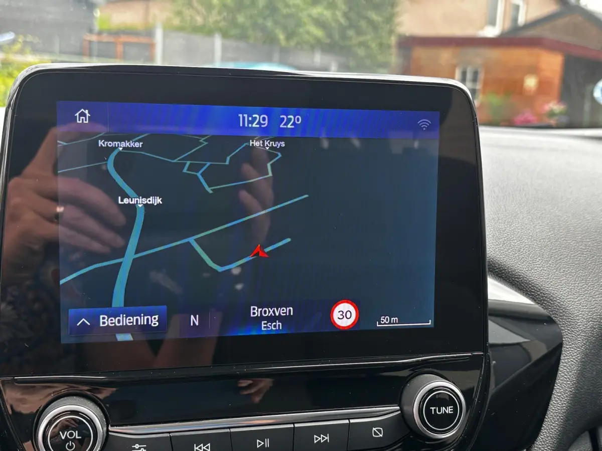 1.0 EcoBoost Connected| zeer weinig km s | als NIEUW|Zwart metallic |stoelen hoogte verstelbaar|