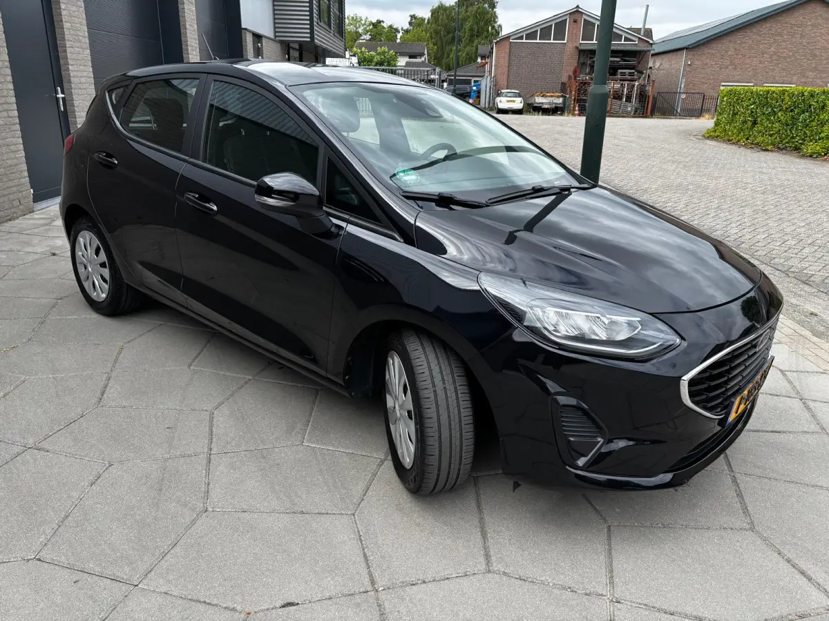 1.0 EcoBoost Connected| zeer weinig km s | als NIEUW|Zwart metallic |stoelen hoogte verstelbaar|