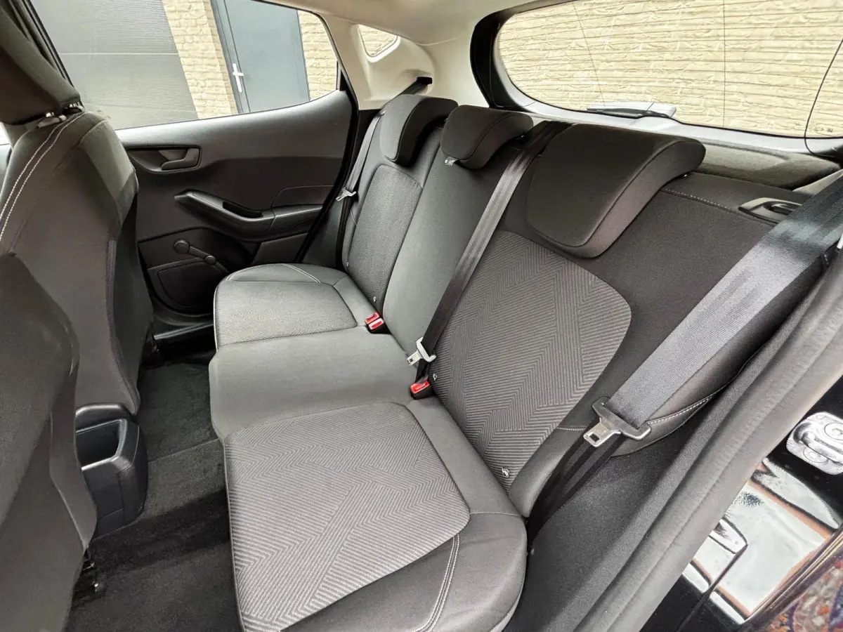 1.0 EcoBoost Connected| zeer weinig km s | als NIEUW|Zwart metallic |stoelen hoogte verstelbaar|