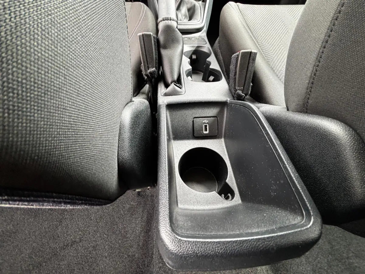 1.0 EcoBoost Connected| zeer weinig km s | als NIEUW|Zwart metallic |stoelen hoogte verstelbaar|