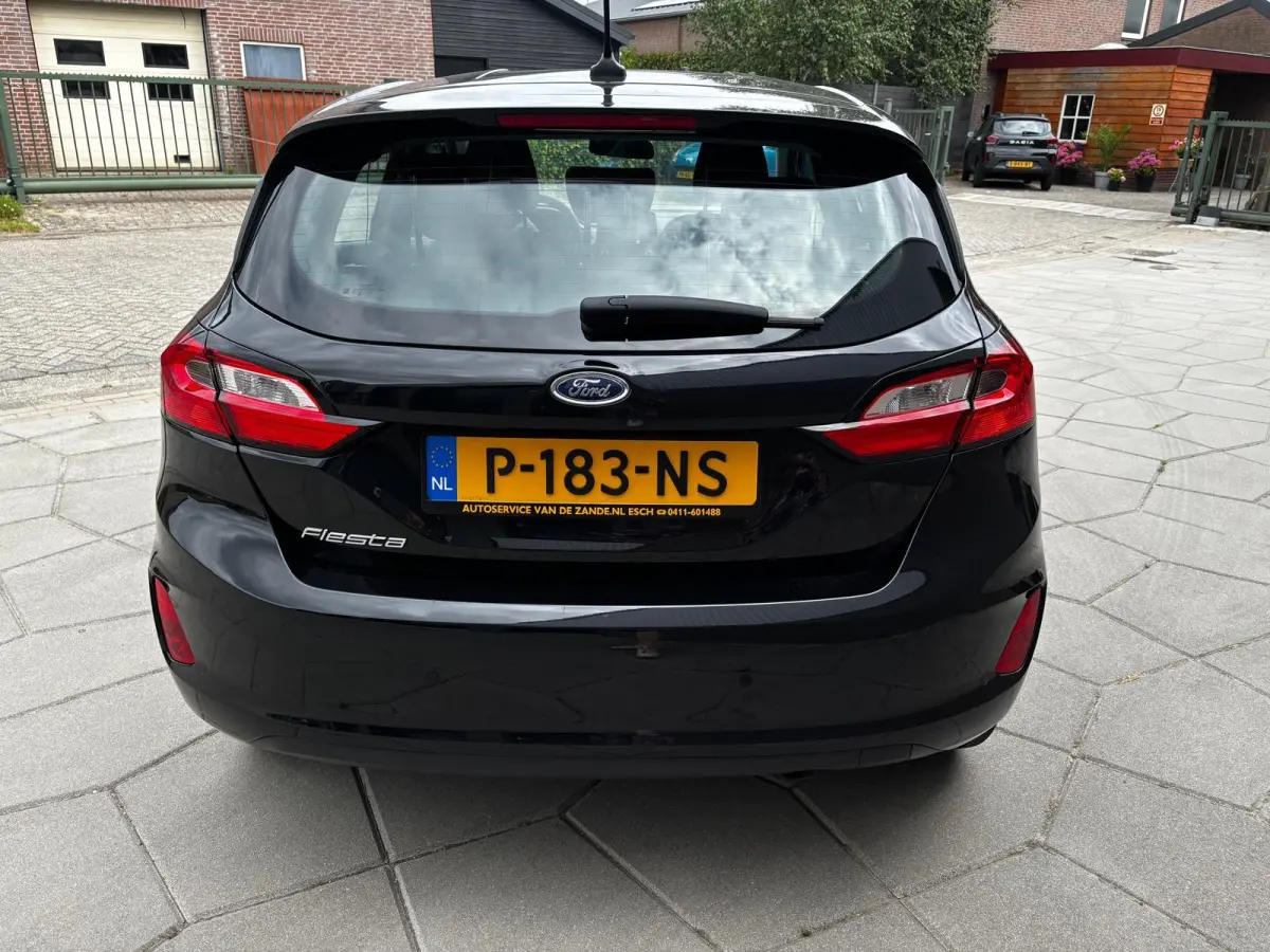 1.0 EcoBoost Connected| zeer weinig km s | als NIEUW|Zwart metallic |stoelen hoogte verstelbaar|