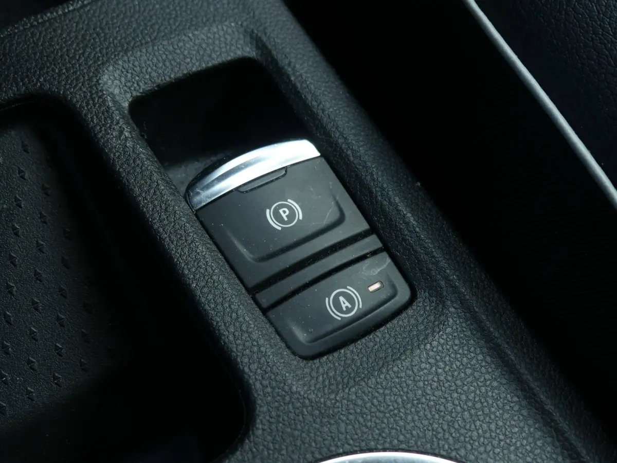 1.6 E-Tech Plug-in Hybrid 160PK Intens