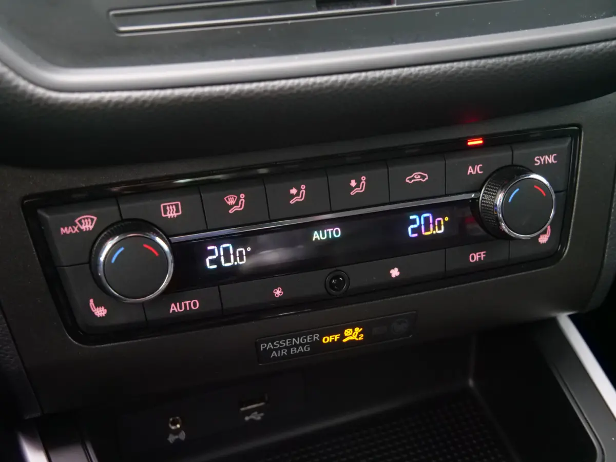 1.0 TSI FR 116Pk Apple Carplay / Camera / Trekhaak / Stoelverwarming