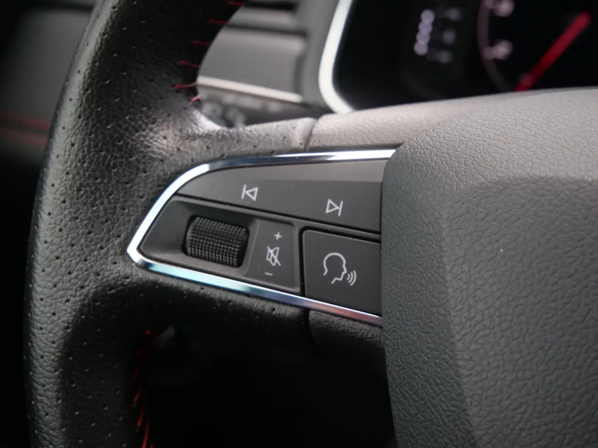 1.0 TSI FR 116Pk Apple Carplay / Camera / Trekhaak / Stoelverwarming