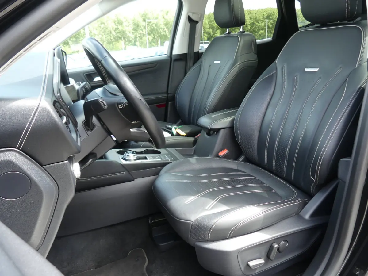 2.5 PHEV Vignale / Pano / H&K Audio / Winter