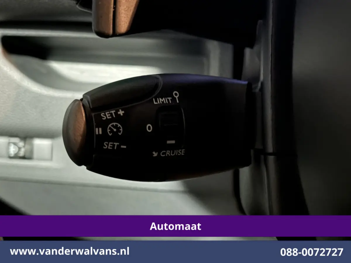2.0 Blue HDI 122pk Automaat L2H1 | Airco | Cruisecontrol | Camera | Parkeersensoren | LMV Stoelverwarming, Apple Carplay, Android Auto, Sidebars, 3-Zits