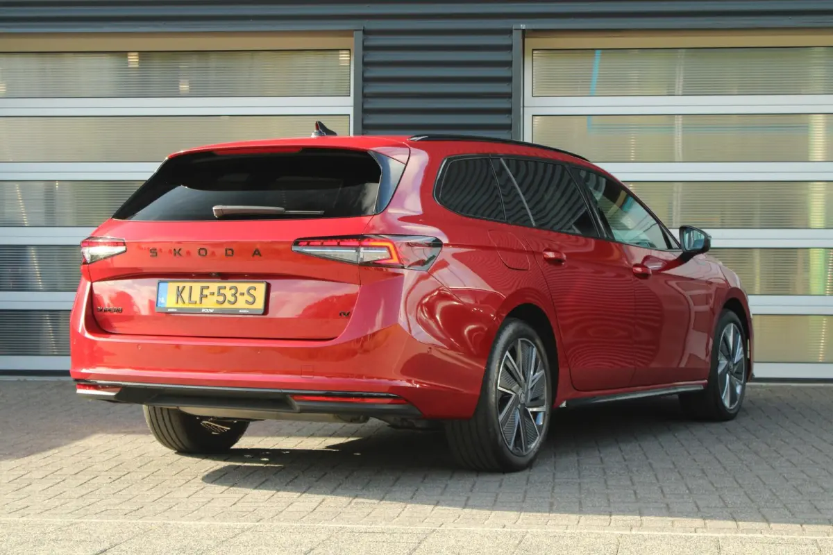 1.5 TSI 204pk PHEV Sportline Business | SoH 100% | Head-up | Adaptief Onderstel | Stoelventilatie/ Verwarming | Voorstoelen Elektrisch | Keyless Entry