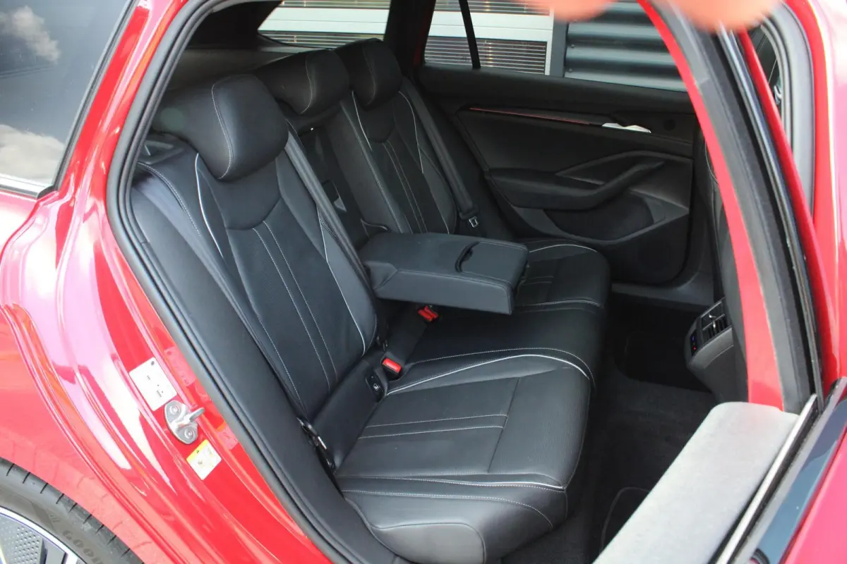 1.5 TSI 204pk PHEV Sportline Business | SoH 100% | Head-up | Adaptief Onderstel | Stoelventilatie/ Verwarming | Voorstoelen Elektrisch | Keyless Entry