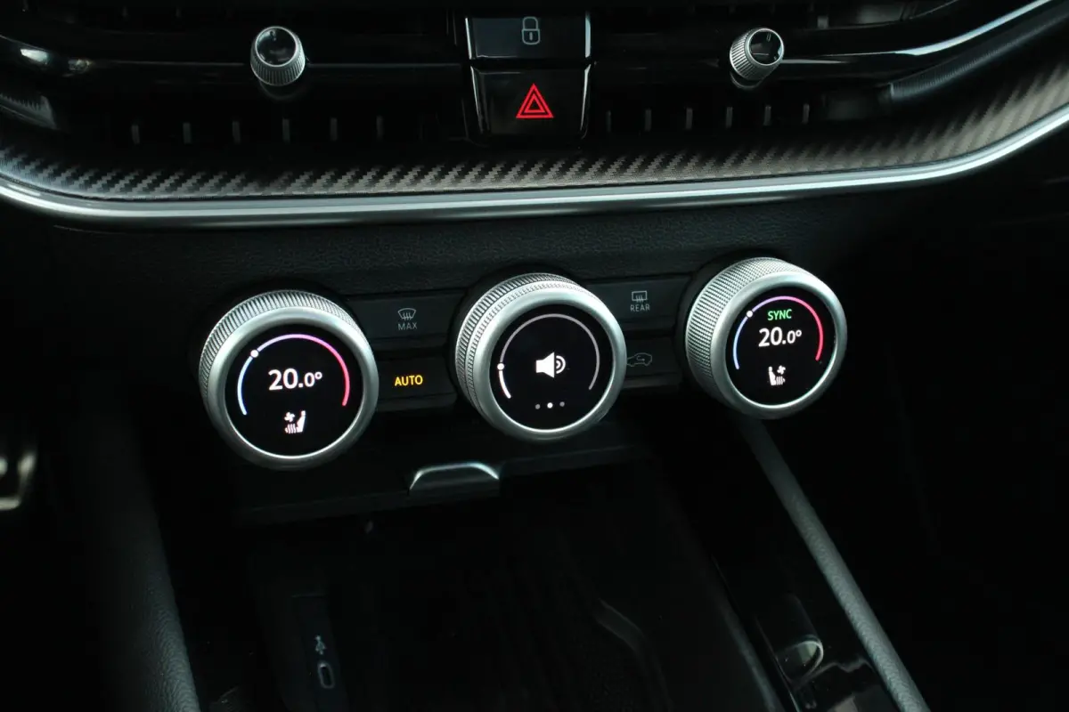 1.5 TSI 204pk PHEV Sportline Business | SoH 100% | Head-up | Adaptief Onderstel | Stoelventilatie/ Verwarming | Voorstoelen Elektrisch | Keyless Entry