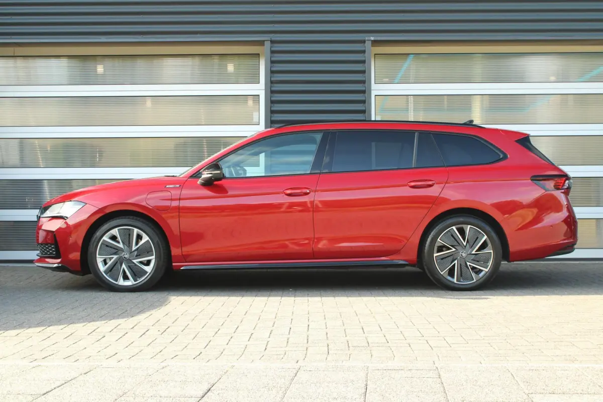 1.5 TSI 204pk PHEV Sportline Business | SoH 100% | Head-up | Adaptief Onderstel | Stoelventilatie/ Verwarming | Voorstoelen Elektrisch | Keyless Entry