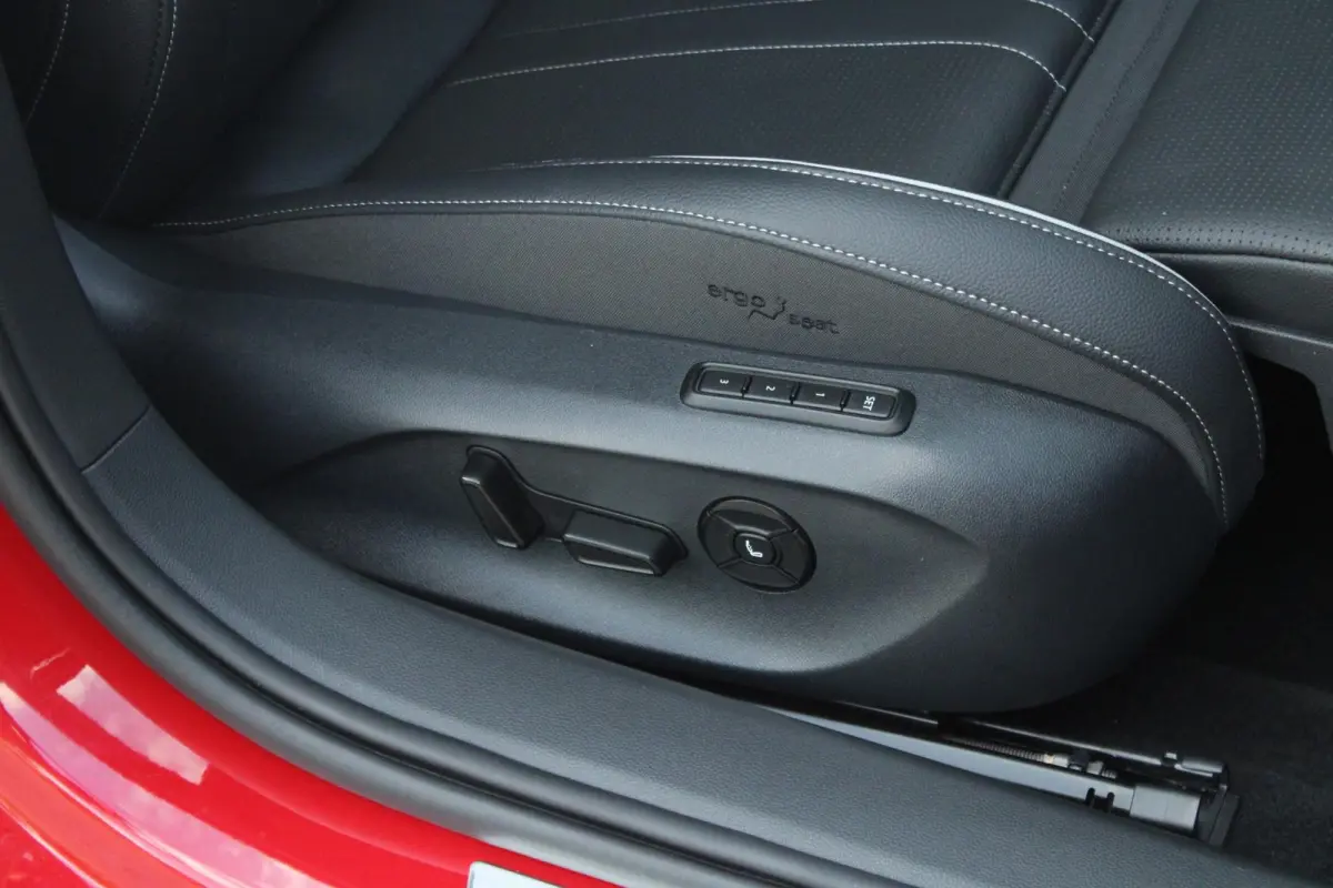 1.5 TSI 204pk PHEV Sportline Business | SoH 100% | Head-up | Adaptief Onderstel | Stoelventilatie/ Verwarming | Voorstoelen Elektrisch | Keyless Entry