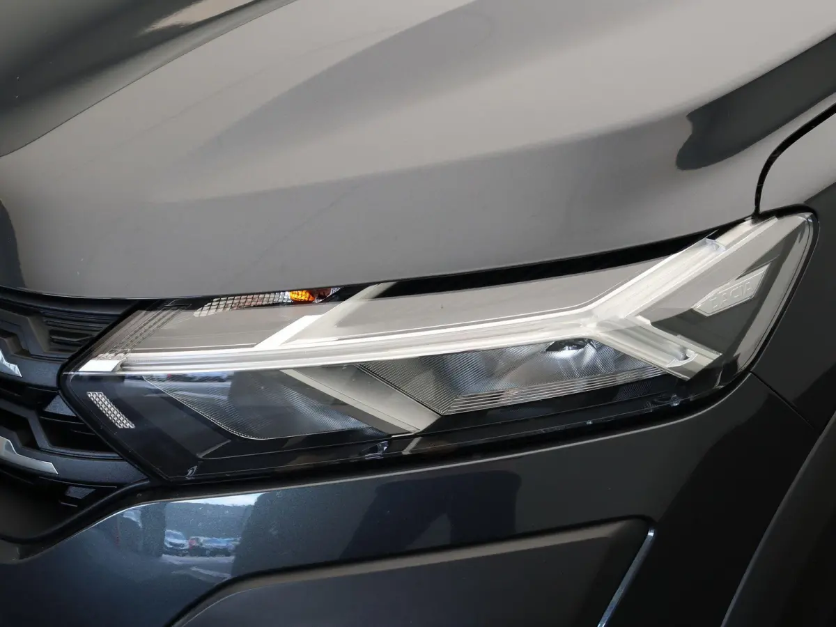 TCe 100pk Bi-Fuel Expression | 1e Eigenaar | Climate control | Trekhaak | Navigatie | Dealer onderhouden |