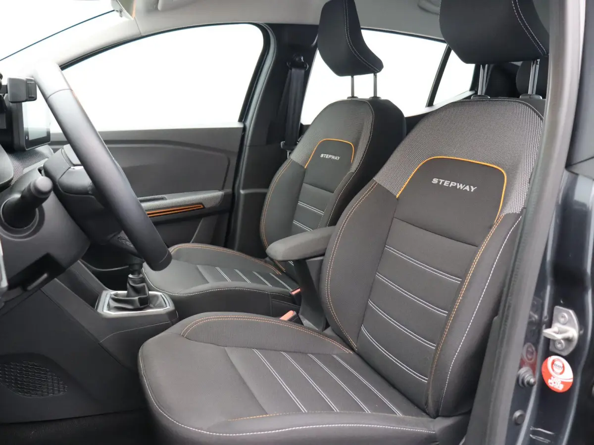 TCe 100pk Bi-Fuel Expression | 1e Eigenaar | Climate control | Trekhaak | Navigatie | Dealer onderhouden |