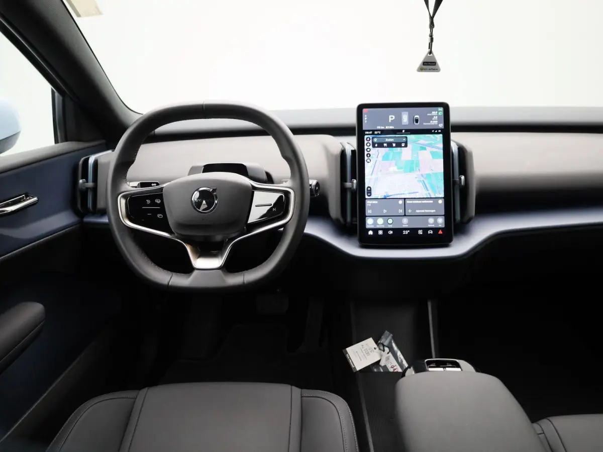 Single Motor Extended Range Core | ACHTERUITRIJCAMERA | APPLE CARPLAY - ANDROID AUTO | ADAPTIVE CRUISE CONTROL | GOOGLE NAVIGATIE | CLIMATE CONTROL |