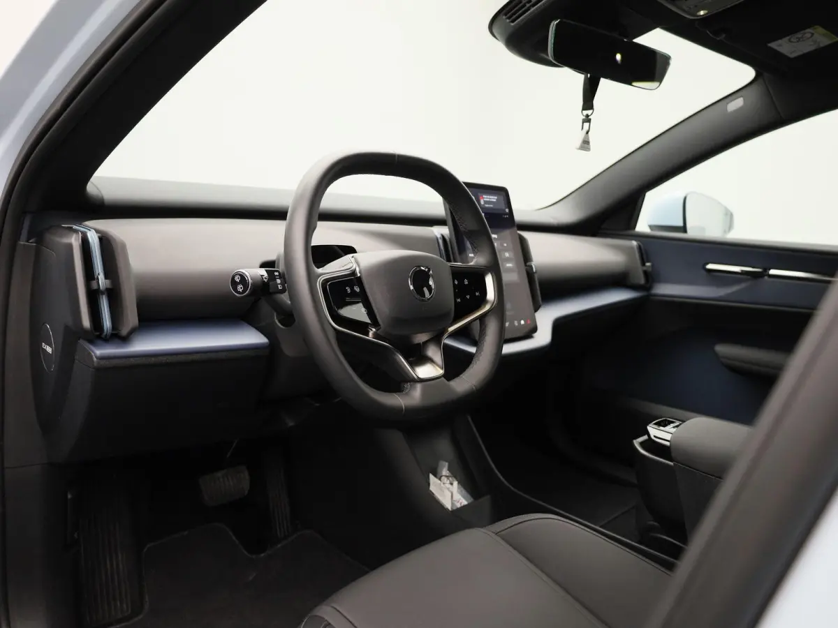 Single Motor Extended Range Core | SOH 96,8% | ACHTERUITRIJCAMERA | APPLE CARPLAY - ANDROID AUTO | ADAPTIVE CRUISE CONTROL | GOOGLE NAVIGATIE | CLIMATE CONTROL |