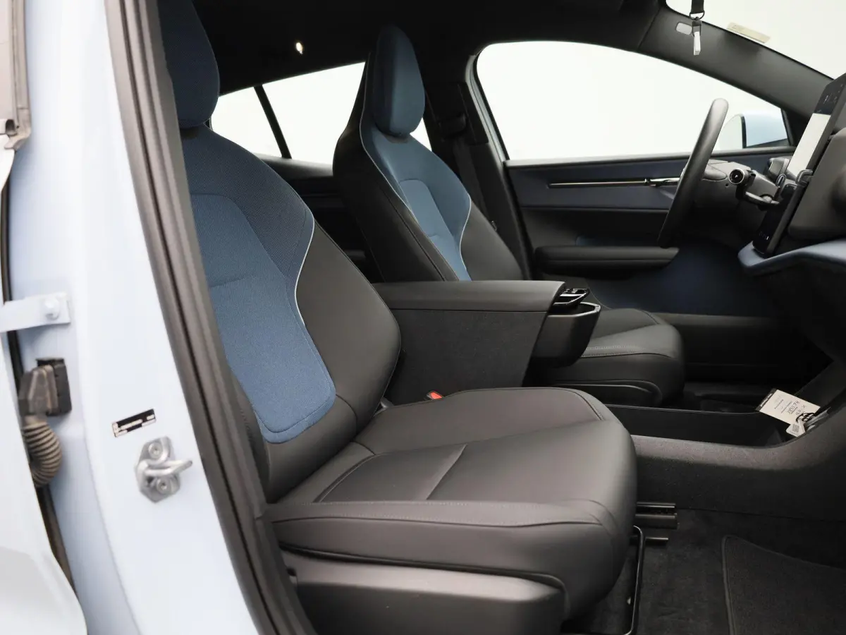 Single Motor Extended Range Core | SOH 96,8% | ACHTERUITRIJCAMERA | APPLE CARPLAY - ANDROID AUTO | ADAPTIVE CRUISE CONTROL | GOOGLE NAVIGATIE | CLIMATE CONTROL |