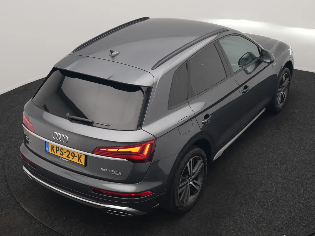 55 TFSI e S Line PHEV 367pk Dealer O.H. | Trekhaak Af Fabriek | 360 Camera | Alcantara Sportstoelen Verwarmd | Cruise Control | Keyless | Sfeerverlichting | Virtual | Navigatie | DAB | 20"L.