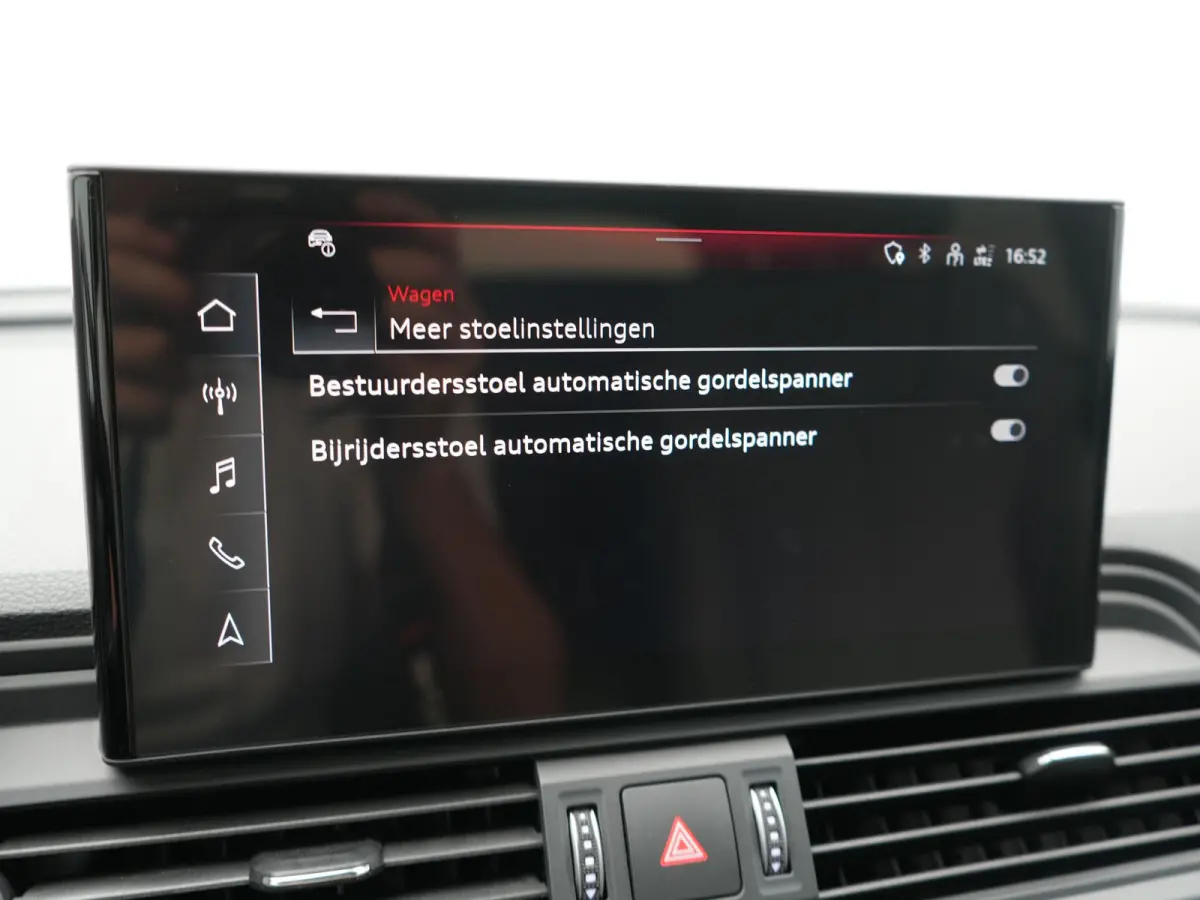 55 TFSI e S Line PHEV 367pk Dealer O.H. | Trekhaak Af Fabriek | 360 Camera | Alcantara Sportstoelen Verwarmd | Cruise Control | Keyless | Sfeerverlichting | Virtual | Navigatie | DAB | 20"L.