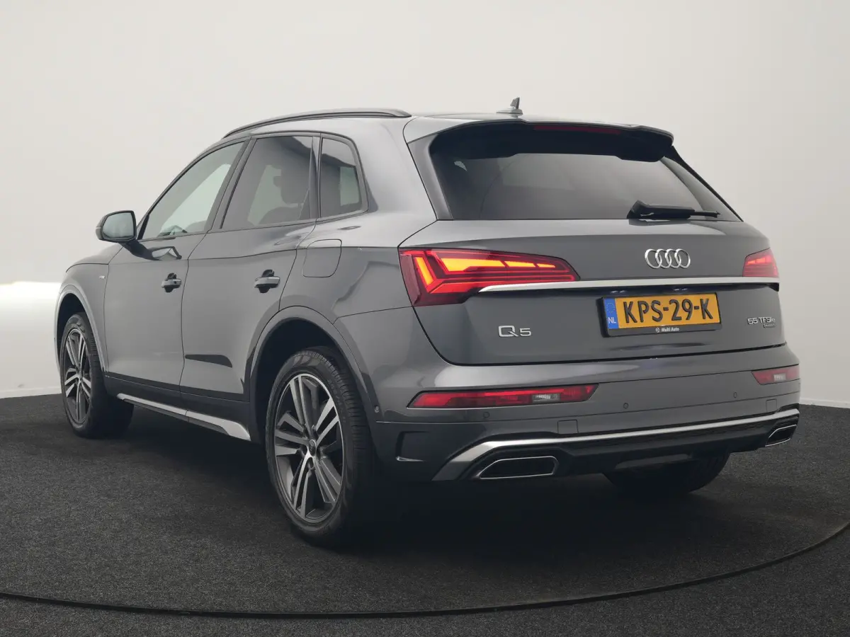 55 TFSI e S Line PHEV 367pk Dealer O.H. | Trekhaak Af Fabriek | 360 Camera | Alcantara Sportstoelen Verwarmd | Cruise Control | Keyless | Sfeerverlichting | Virtual | Navigatie | DAB | 20"L.