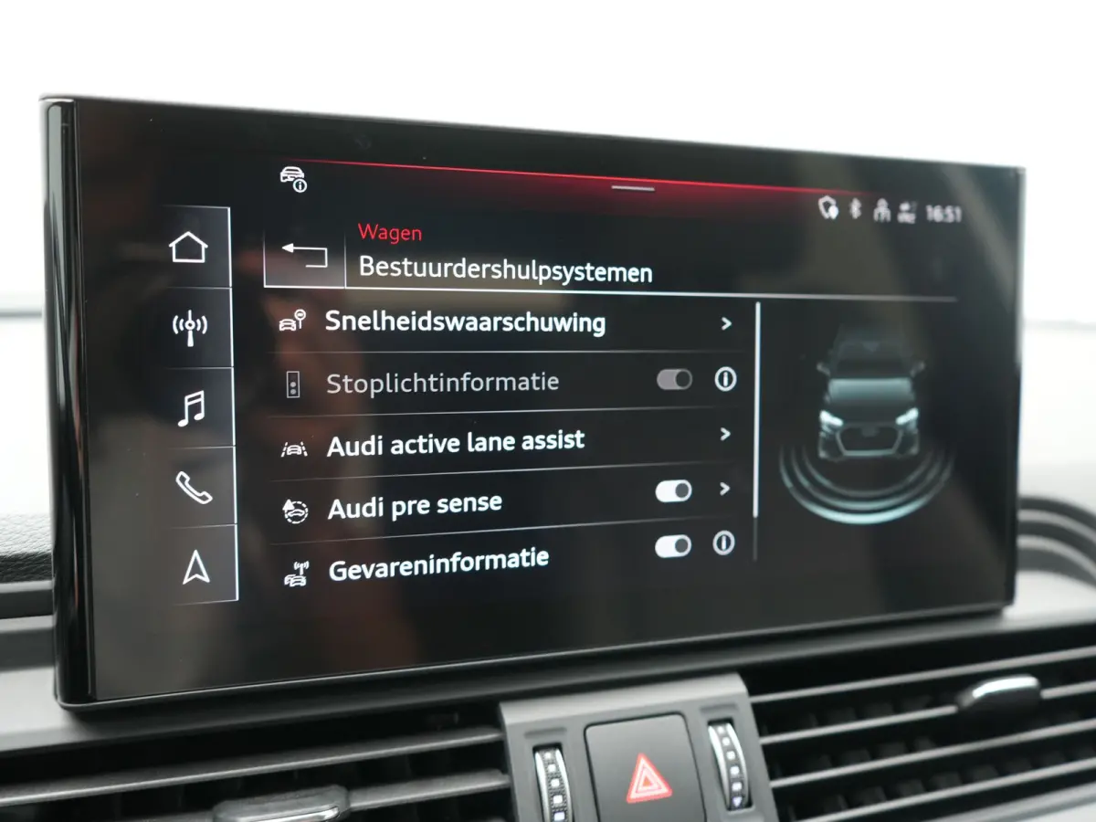 55 TFSI e S Line PHEV 367pk Dealer O.H. | Trekhaak Af Fabriek | 360 Camera | Alcantara Sportstoelen Verwarmd | Cruise Control | Keyless | Sfeerverlichting | Virtual | Navigatie | DAB | 20"L.