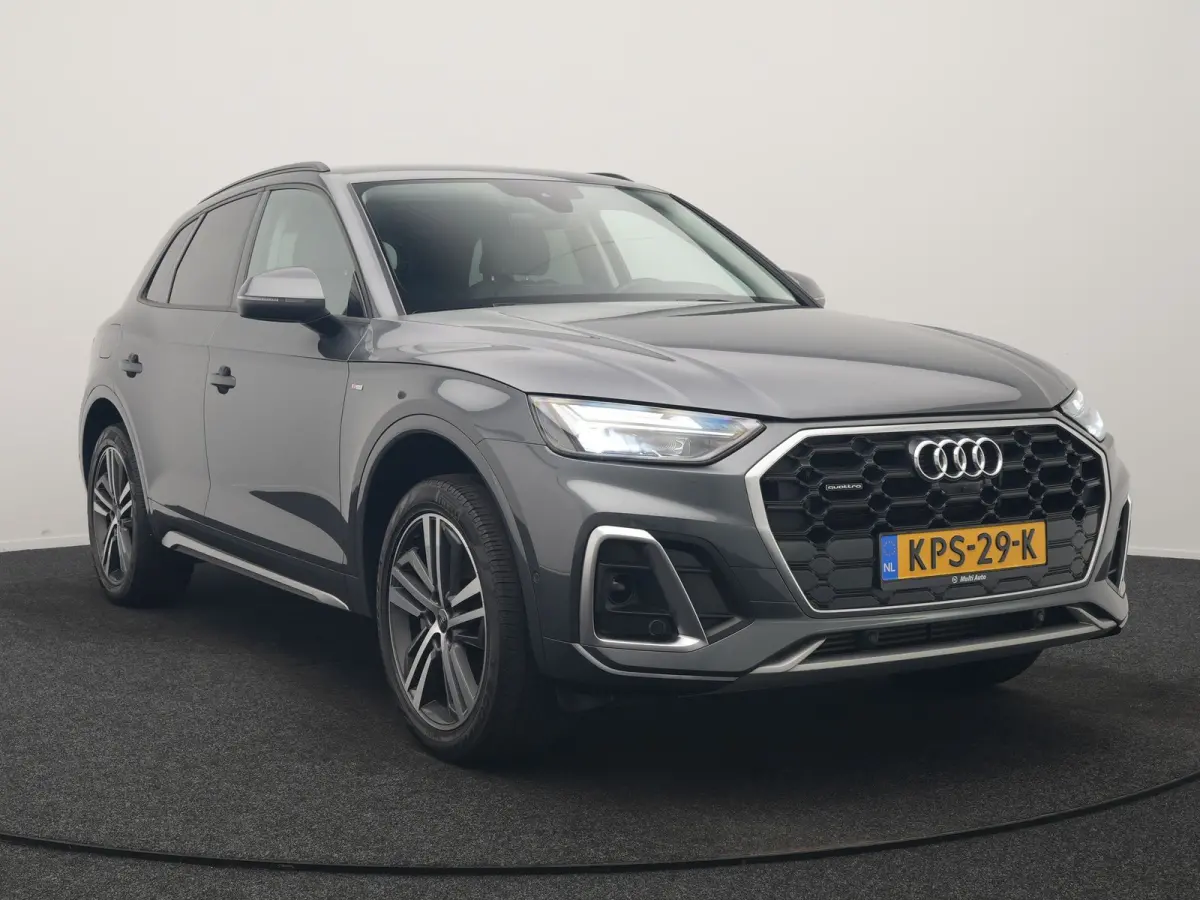 55 TFSI e S Line PHEV 367pk Dealer O.H. | Trekhaak Af Fabriek | 360 Camera | Alcantara Sportstoelen Verwarmd | Cruise Control | Keyless | Sfeerverlichting | Virtual | Navigatie | DAB | 20"L.