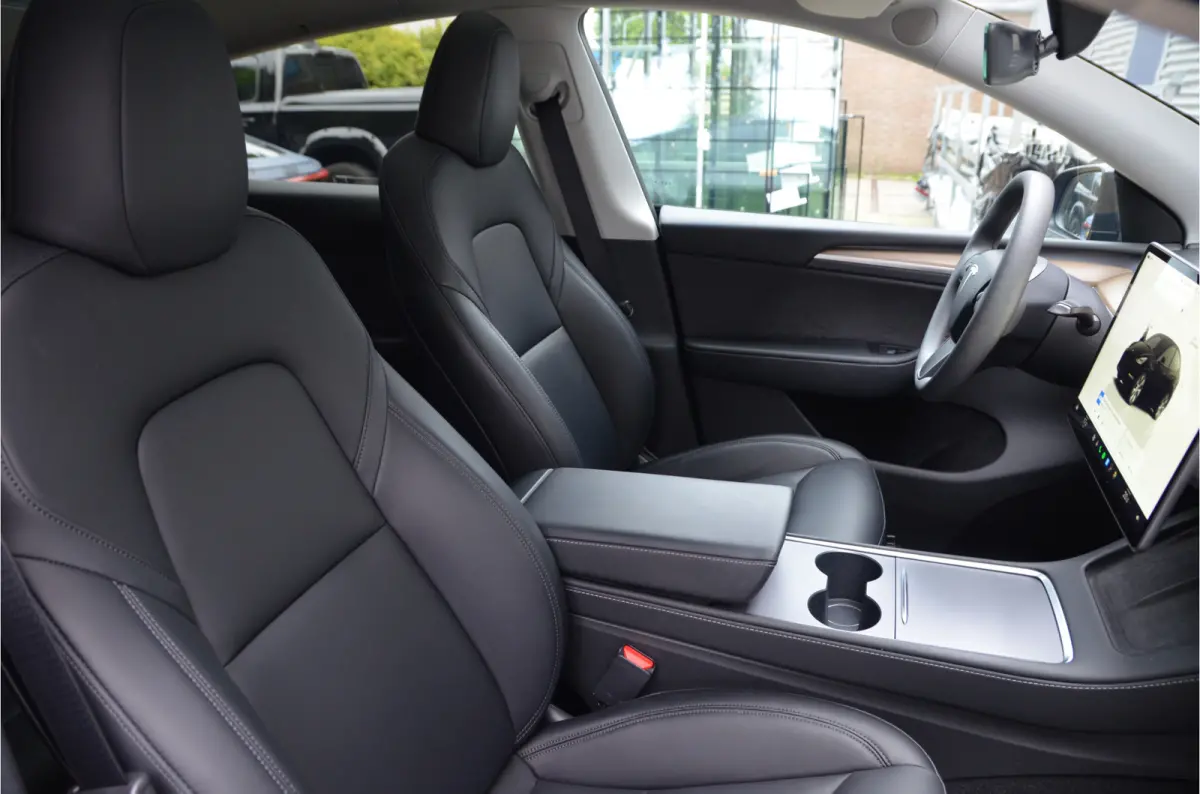 RWD 58 kWh AutoPilot4.0, FSD 99,- p/mnd