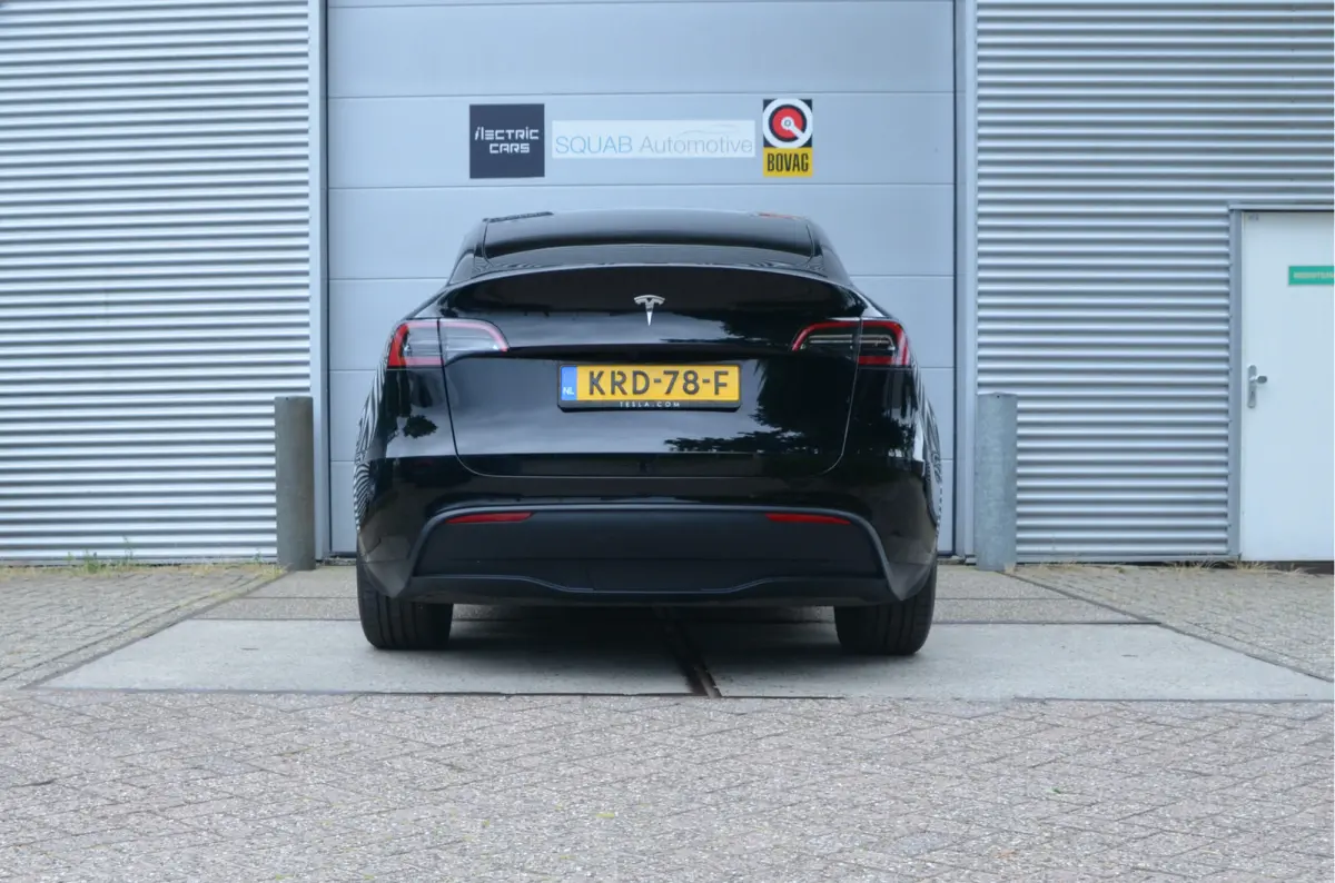 RWD 58 kWh AutoPilot4.0, FSD 99,- p/mnd