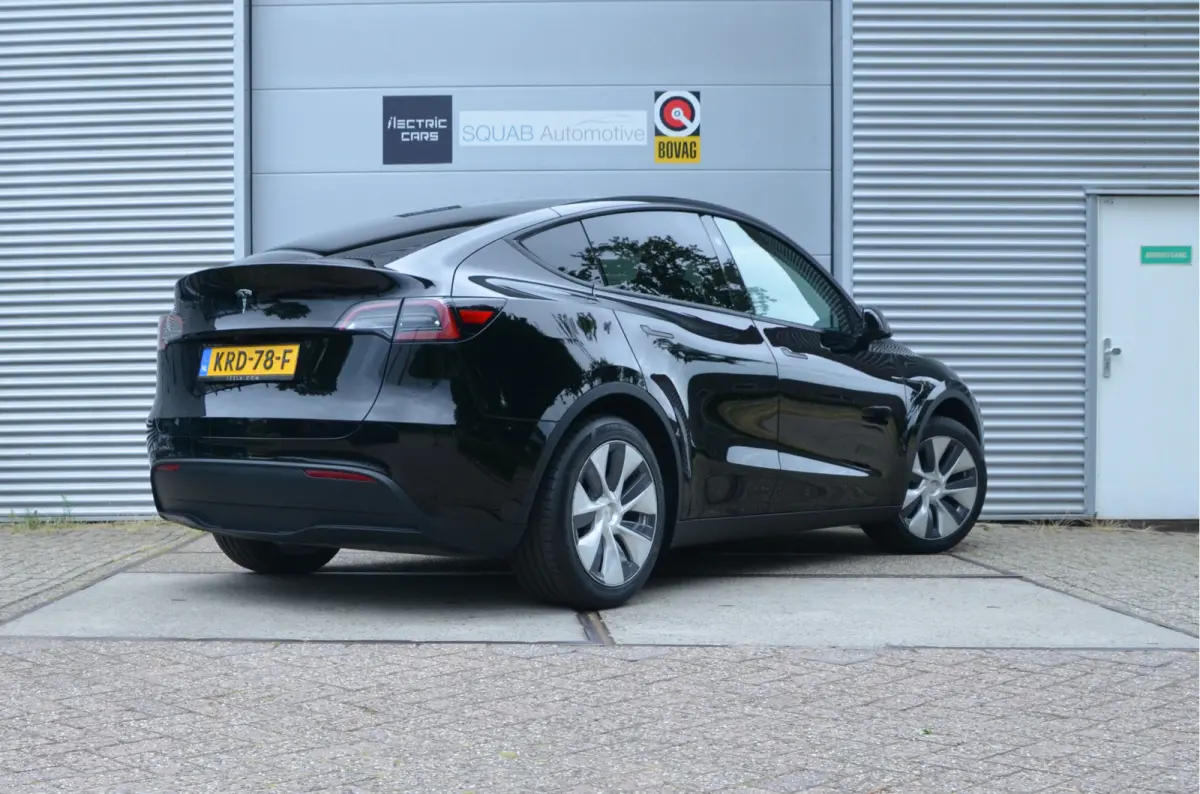 RWD 58 kWh AutoPilot4.0, FSD 99,- p/mnd