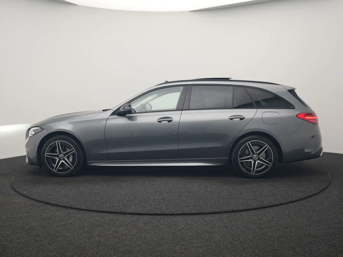 300 e AMG Line PHEV 313pk Dealer O.H | Trekhaak Af Fabriek | Panodak | Alcatara Sportstoelen Memory & Verwarmd | 360 Camera | Adaptive Cruise | Digital LED | BLIS | Sfeerverlichting | Apple 
