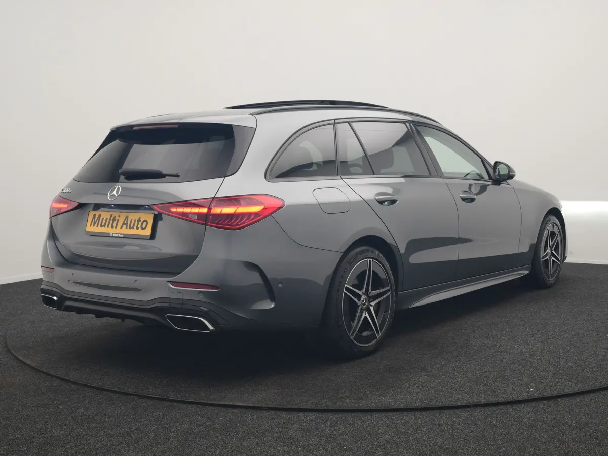 300 e AMG Line PHEV 313pk Dealer O.H | Trekhaak Af Fabriek | Panodak | Alcatara Sportstoelen Memory & Verwarmd | 360 Camera | Adaptive Cruise | Digital LED | BLIS | Sfeerverlichting | Apple 