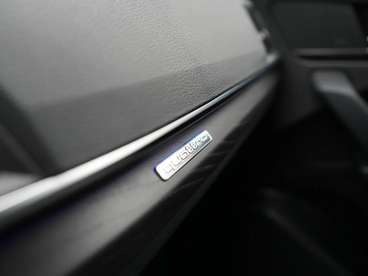 50 TFSI e quattro Advanced edition PHEV 300pk Dealer O.H | Adaptive Cruise | Camera | BLIS | Apple Carplay | Alcantara Sportstoelen Verwarmd | Sfeerverlichting | Navigatie | Virtual | DAB | 