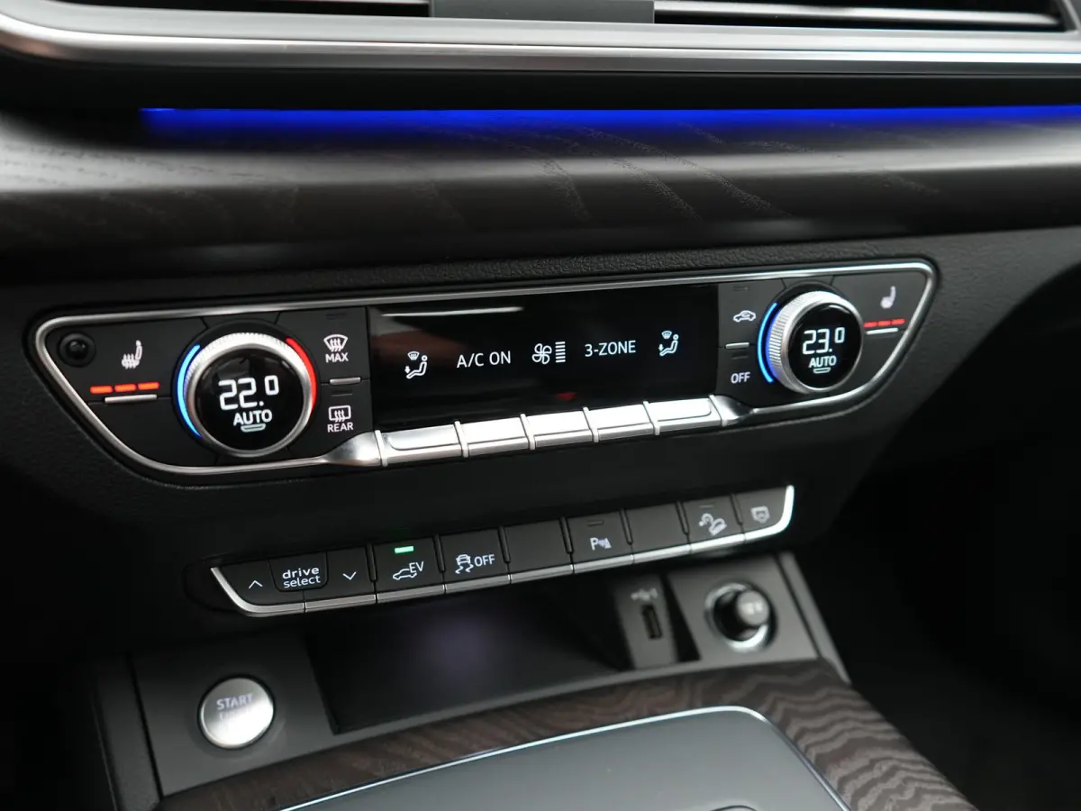 50 TFSI e quattro Advanced edition PHEV 300pk Dealer O.H | Adaptive Cruise | Camera | BLIS | Apple Carplay | Alcantara Sportstoelen Verwarmd | Sfeerverlichting | Navigatie | Virtual | DAB | 