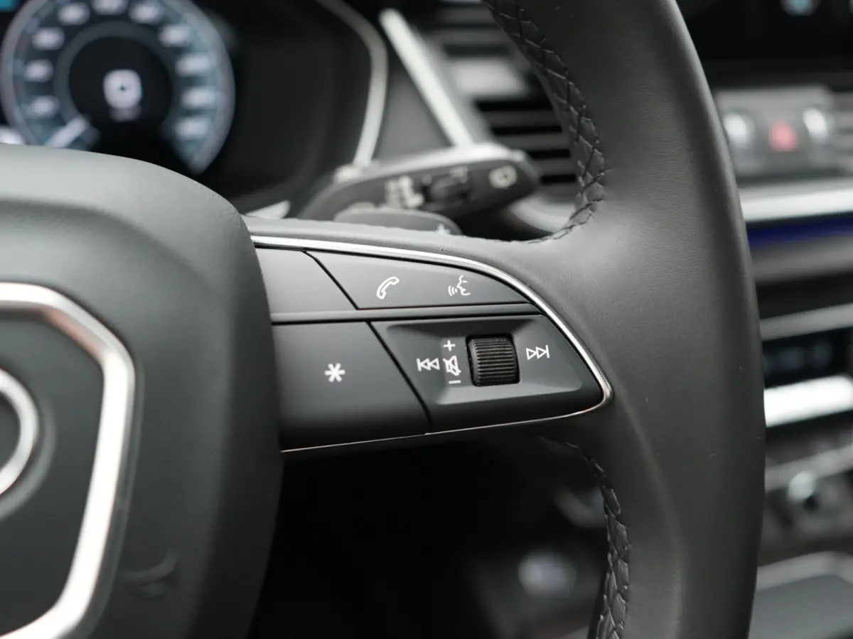 50 TFSI e quattro Advanced edition PHEV 300pk Dealer O.H | Adaptive Cruise | Camera | BLIS | Apple Carplay | Alcantara Sportstoelen Verwarmd | Sfeerverlichting | Navigatie | Virtual | DAB | 