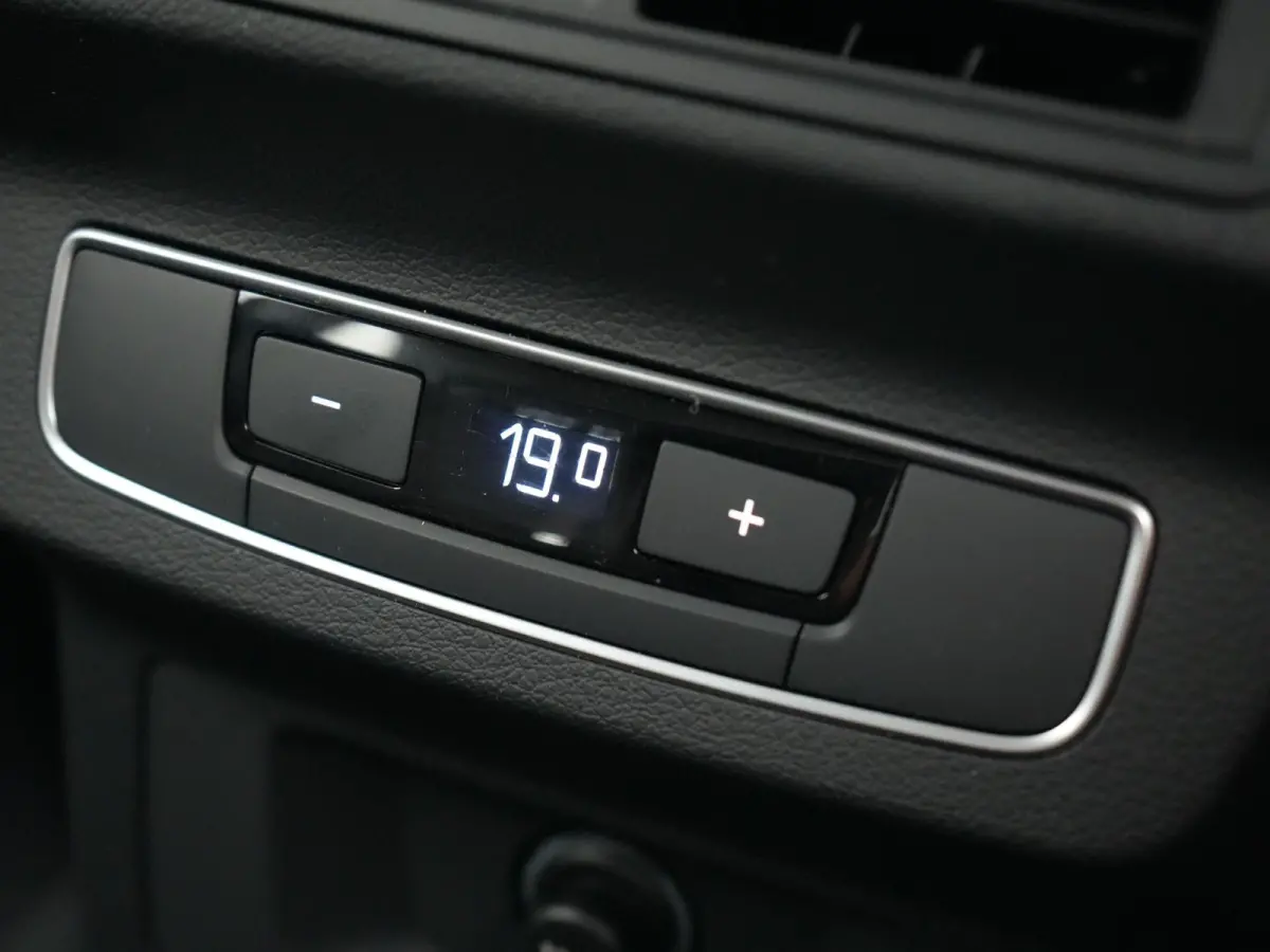 50 TFSI e quattro Advanced edition PHEV 300pk Dealer O.H | Adaptive Cruise | Camera | BLIS | Apple Carplay | Alcantara Sportstoelen Verwarmd | Sfeerverlichting | Navigatie | Virtual | DAB | 