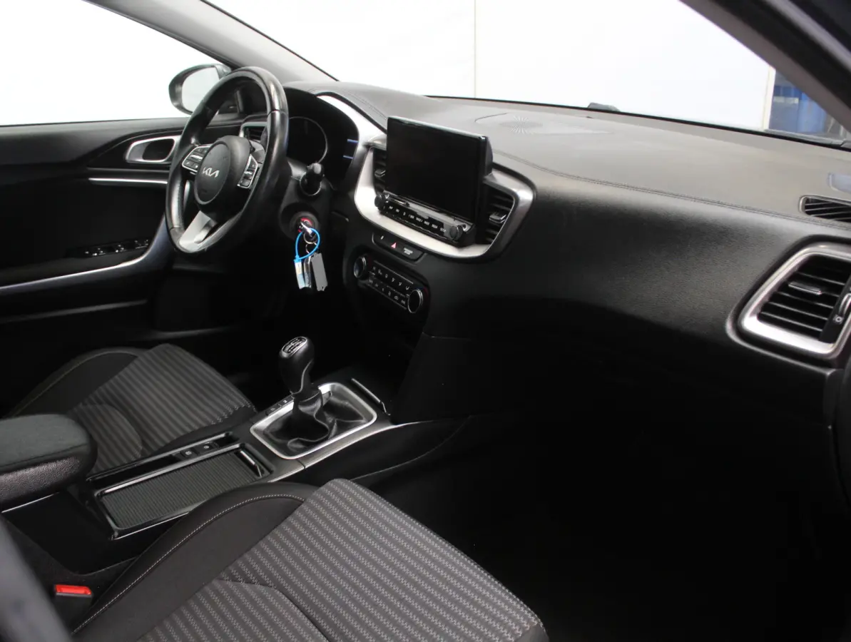 1.0 T-GDi DynamicLine CARPLAY | LED | LMV16 | CAMERA | CLIMATE | CRUISE | NAVI