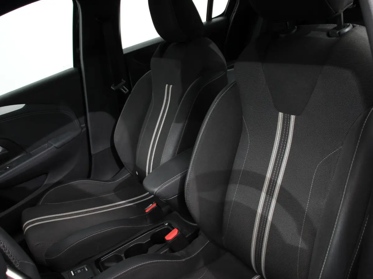 1.2 Turbo 110pk Hybrid Automaat GS DEMO! Navigatie Airco Cruise control Parkeersensoren Apple Carplay/ Android Auto Camera Lichtmetalen velgen LED