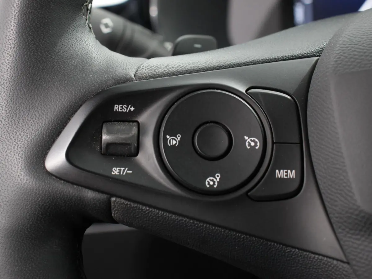 1.2 Turbo 110pk Hybrid Automaat GS DEMO! Navigatie Airco Cruise control Parkeersensoren Apple Carplay/ Android Auto Camera Lichtmetalen velgen LED