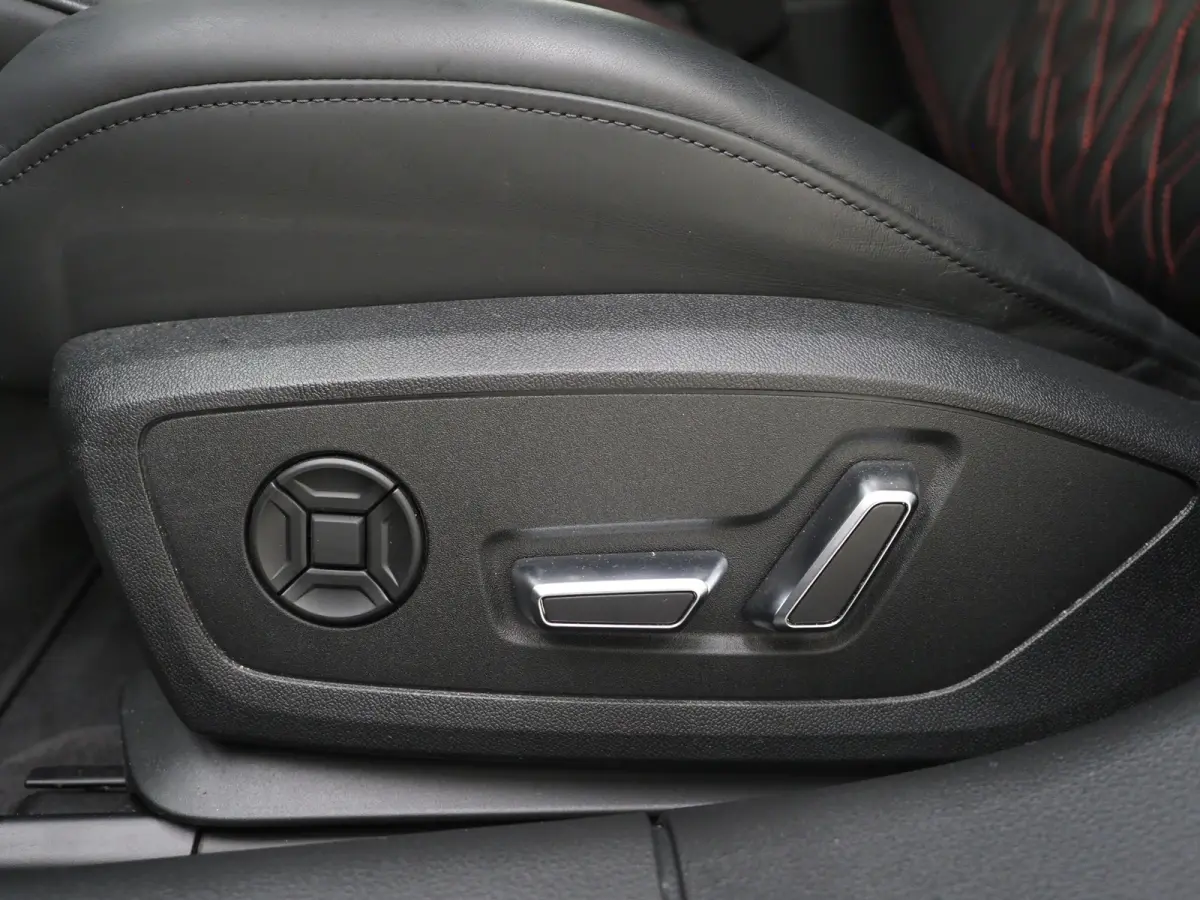 55 TFSI e quattro Competition Facelift | RS Sportstoelen | HUD | 360 | B&O Audio | Memory | Keyless | Adaptive Cruise | Carplay