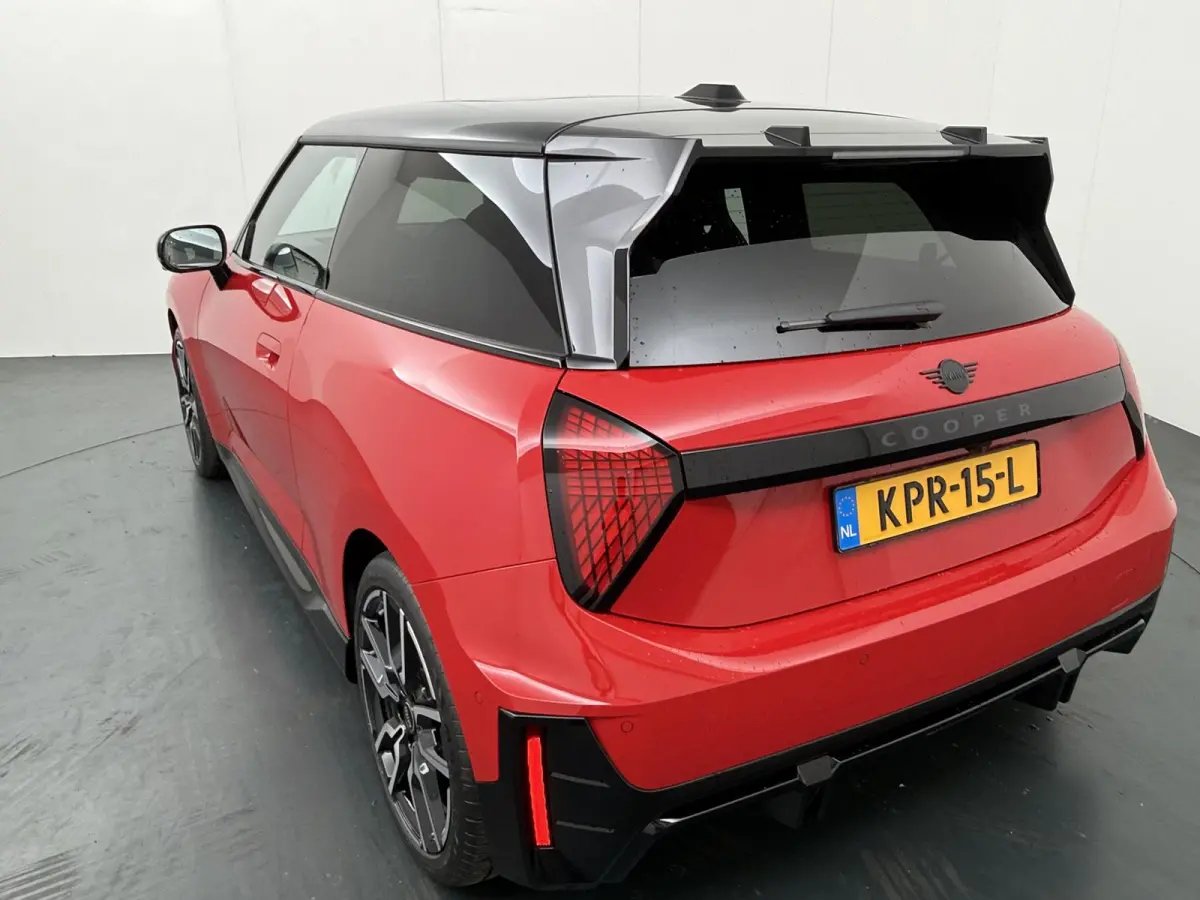 Cooper E JCW trim | SoH 100% | Pakket L | Harman Kardon | SOH 100% | Panoramadak | Stuur & stoelverwarming |