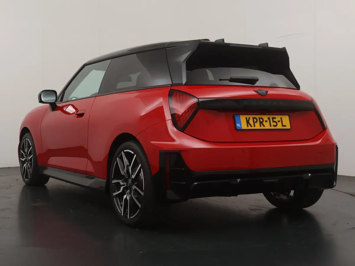 Cooper E JCW trim | SoH 100% | Pakket L | Harman Kardon | SOH 100% | Panoramadak | Stuur & stoelverwarming |