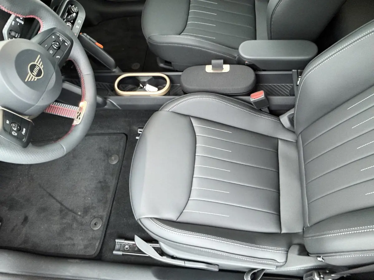Cooper E JCW trim | SoH 100% | Pakket L | Harman Kardon | SOH 100% | Panoramadak | Stuur & stoelverwarming |