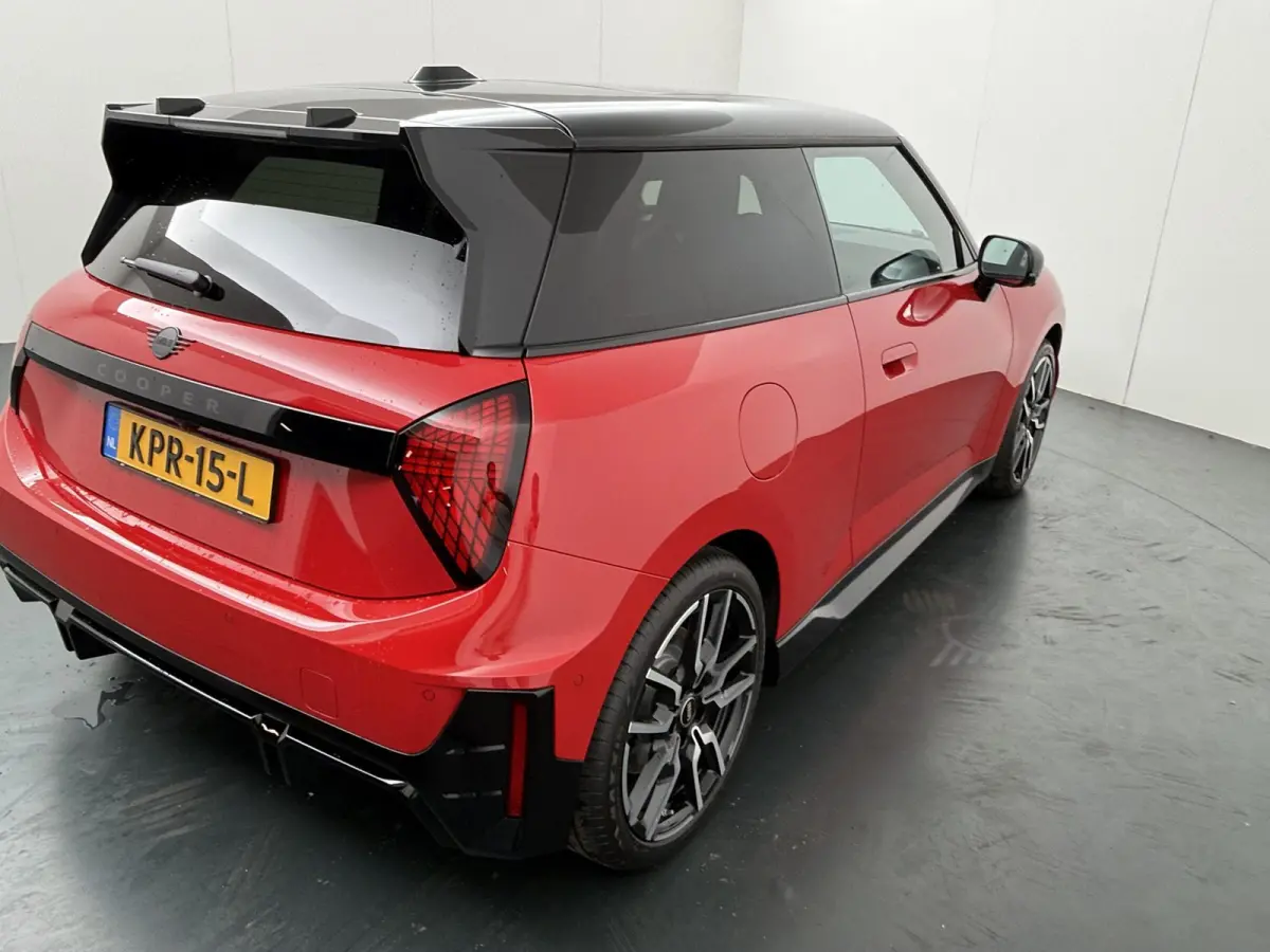 Cooper E JCW trim | SoH 100% | Pakket L | Harman Kardon | SOH 100% | Panoramadak | Stuur & stoelverwarming |