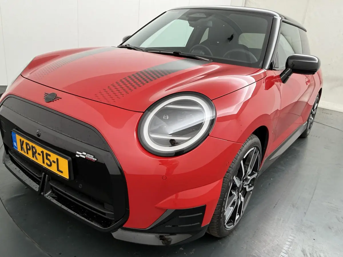 Cooper E JCW trim | SoH 100% | Pakket L | Harman Kardon | SOH 100% | Panoramadak | Stuur & stoelverwarming |