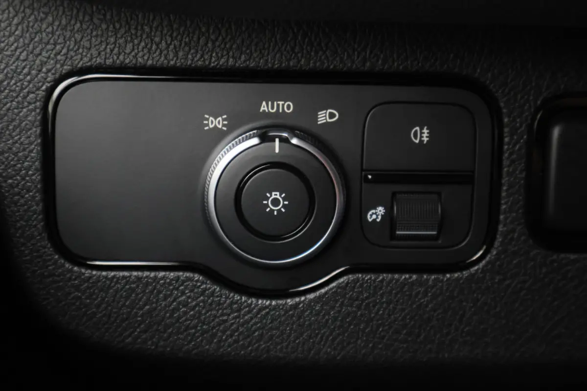 317 CDI L1H1 RWD Leer, 360° Camera, 3-Zits, Cruise, Standkachel, Apple Carplay, Trekhaak, 18''