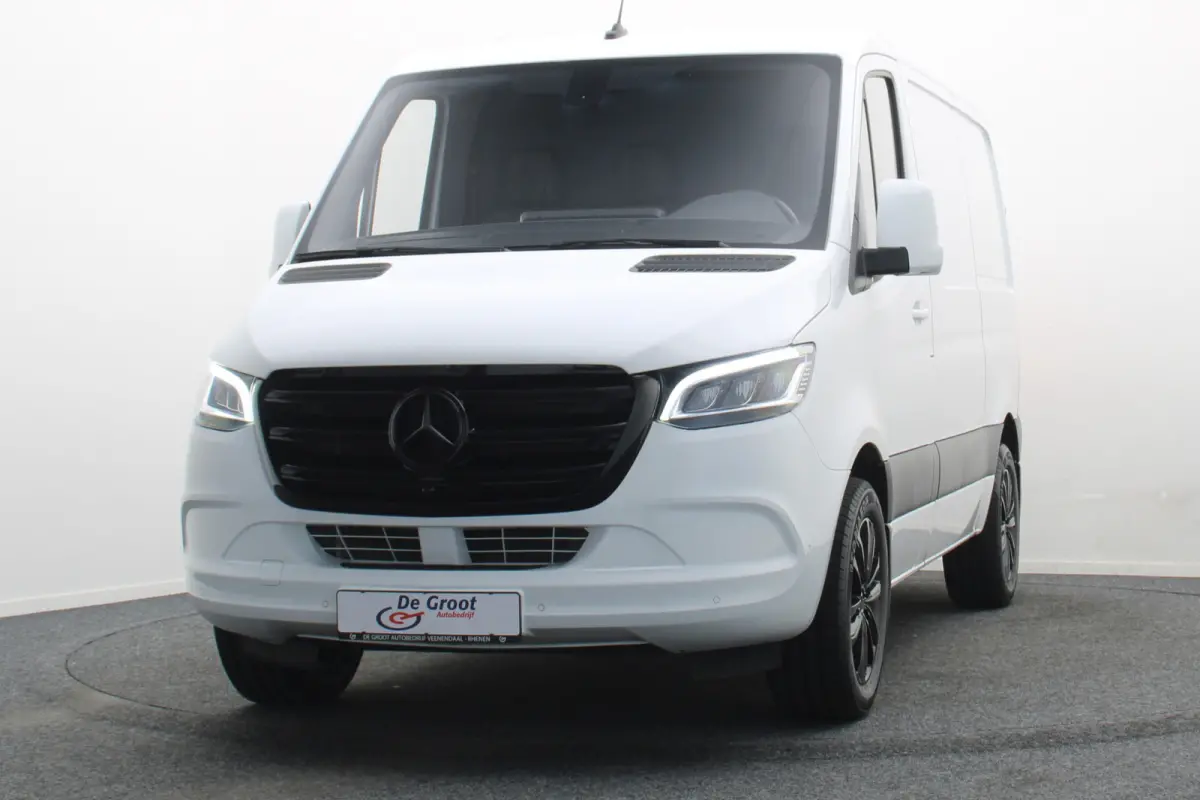 317 CDI L1H1 RWD Leer, 360° Camera, 3-Zits, Cruise, Standkachel, Apple Carplay, Trekhaak, 18''